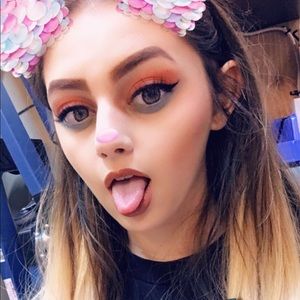 Meet your Posher, Makenzie